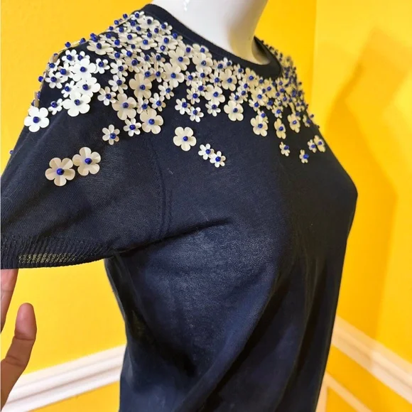 Tory Burch Black Top with White Floral Accents - Picture 14 of 14